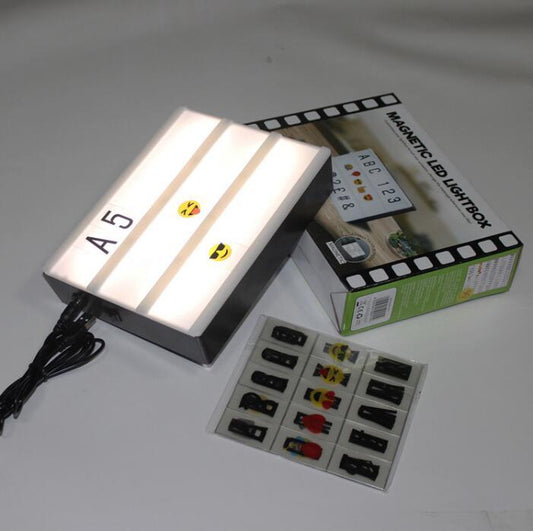 Caja de luz LED con letras intercambiables